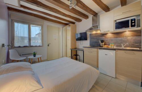 Avoine Apartment | La petite maison 4