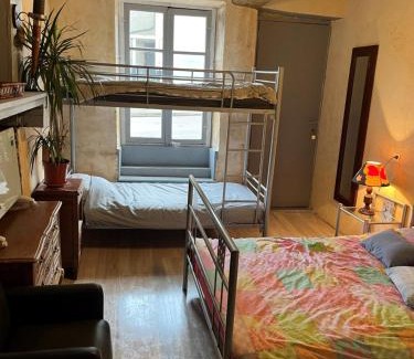 Issy-l'Eveque Bed & Breakfast | La petite maison d issy
