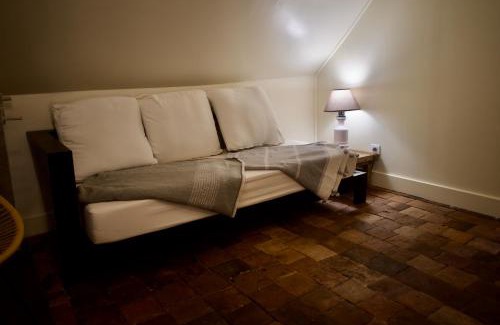 Mezilles House | LA PETITE MAISON DANS LA PRAIRIE