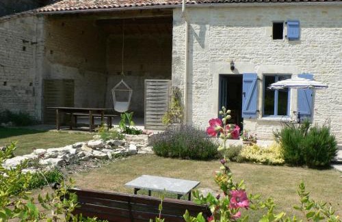 Crezieres House | La Petite Maison