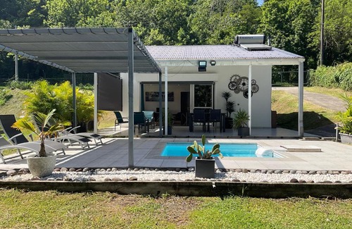 Riviere-Salee House | la petite rivière