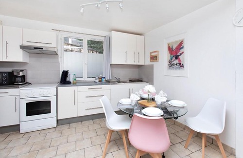 Brionne Apartment | La Petite Terrasse - Appartement spacieux