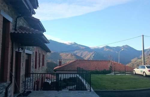 Pajares Cottage | `LA PICAROTA´ - Real Pajares Inn. Country Apartment