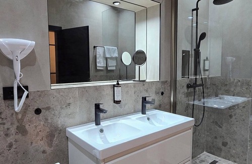 Mangalia Bed & Breakfast | La Plage Boutique