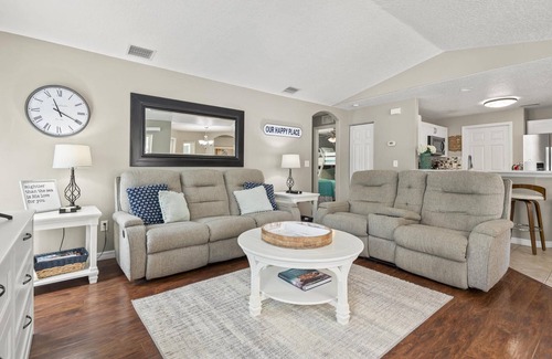 Palm Coast House | La Playa Pool Home | Outdoor Bar | Close To The Beach | Palm Coast
