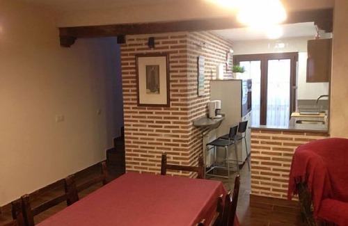 Navaluenga House | La Plazuela Navaluenga in the center of Navaluenga, very refurbished and comfortable.