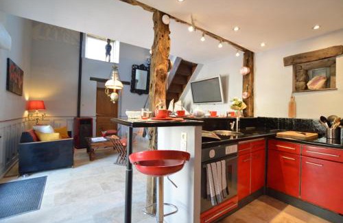Chateau-Malo House | La porcherie du pet en l'air
