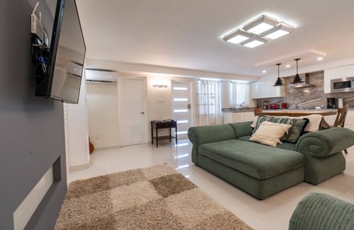 Prospect Apartment | La Porta Della Casa - Sunset Platinum West Coast