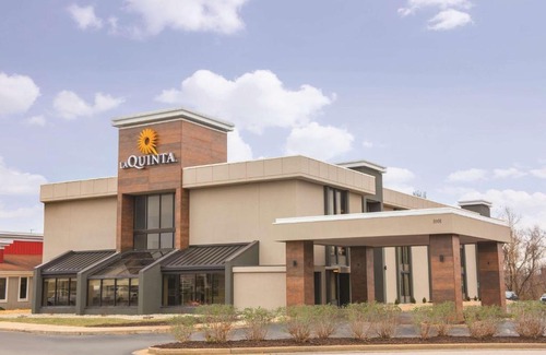Festus Hotel | La Quinta by Wyndham Festus - St. Louis South