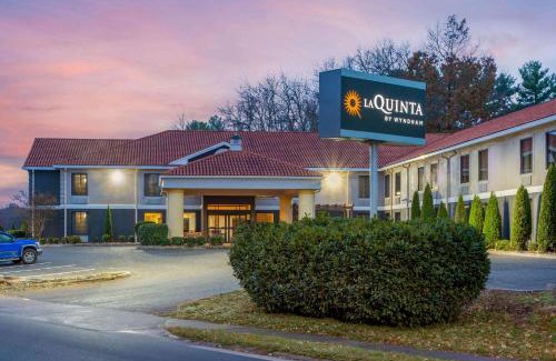 Radford Hotel | La Quinta Inn by Wyndham Radford