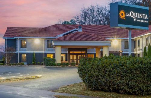 Radford Hotel | La Quinta Inn by Wyndham Radford