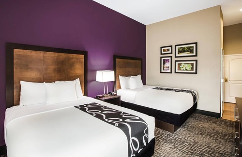 Broadmoor Hotel | La Quinta Inn & Suites by Wyndham Baton Rouge Denham Springs