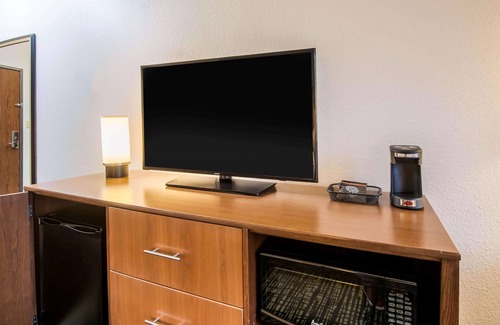 Osage Hotel | La Quinta Inn & Suites by Wyndham Morgantown