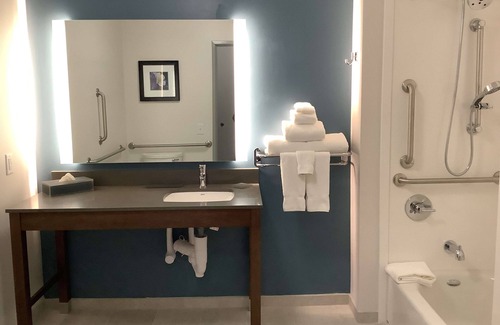 Littleton Hotel | La Quinta Inn & Suites by Wyndham Littleton/Red Rocks