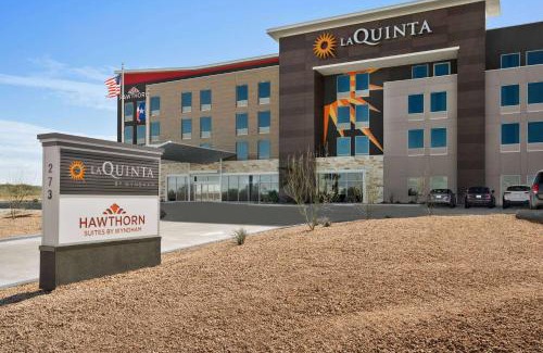 Amistad National Recreational Area Hotel | La Quinta Inn & Suites by Wyndham Del Rio