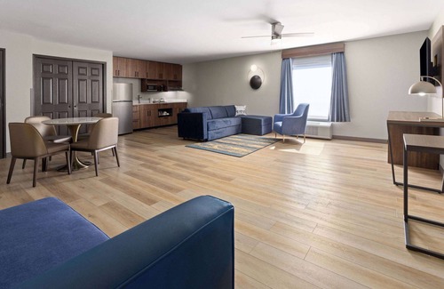 Memphis Hotel | La Quinta Inn & Suites by Wyndham Memphis I-240