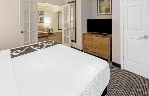 Sunset Heights Hotel | La Quinta Inn & Suites by Wyndham Orem University Pwy/Provo