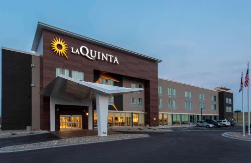 Limon Hotel | La Quinta Inn & Suites Limon by Wyndham