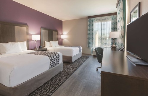 Terre Haute Hotel | La Quinta Inn & Suites by Wyndham Terre Haute