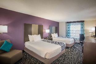 Mitchell Hotel | La Quinta Inn & Suits by Wyndham Pontoon Beach IL