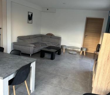 Joue-les-Tours House | La Résidence Degas 4 chambres