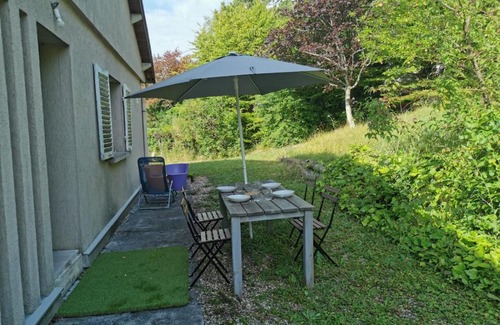 Dole House | La Rive du Doubs - 2 chambres - 5 Pers - 56, Chemin du Canal Du Rhône au Rhin