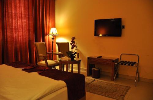 Al Khuwair Hotel | La Rosa Hotel By Brother International