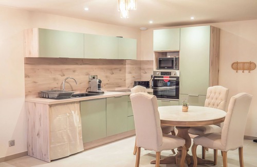 Caux Apartment | La Roseraie, Appartement Chaleureux et Douillet Avec spa