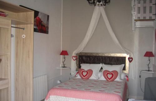 Trizay Bed & Breakfast | La Roseraie