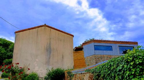 Saint-Michel-Mont-Mercure House | La Rustica