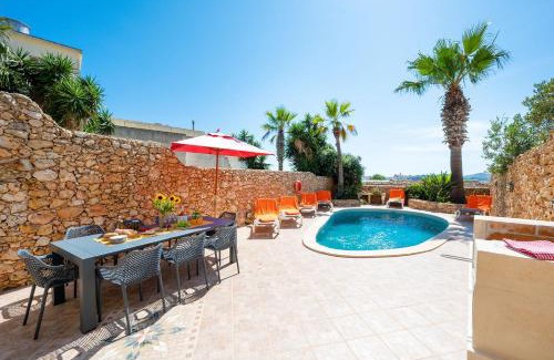 Xaghra House | La Rustica Holiday Home