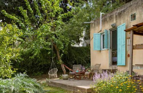 Mateh Yehuda Apartment | La Rustique Studio with a Spectacular View