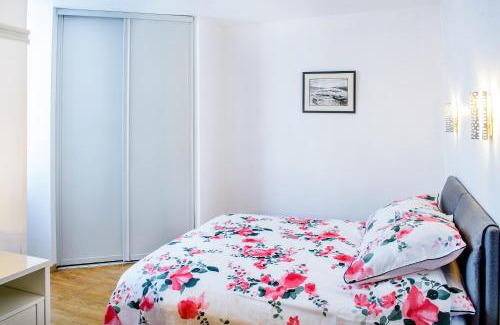 Lourdes House | La Sainte Famille
