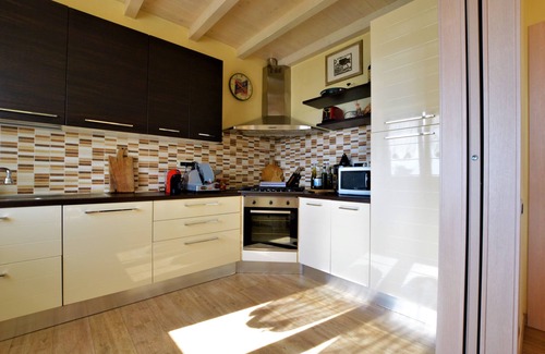 Corsanico Villa | La Sassaiola by Nicola Real Estate