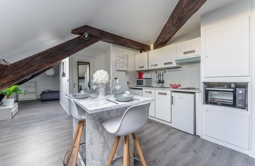 Republique - Les Ponts Apartment | La Secrète - Bel appartement mansardé