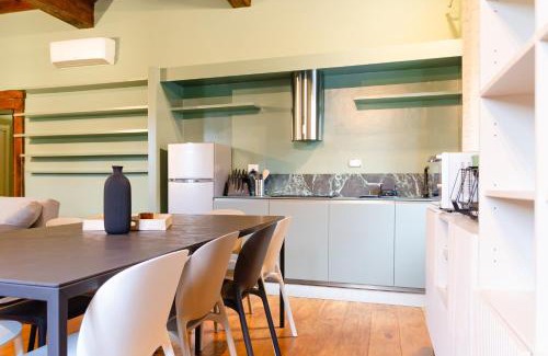 Roman Quarter Apartment | La sosta verde by HAPPYHOSTORINO