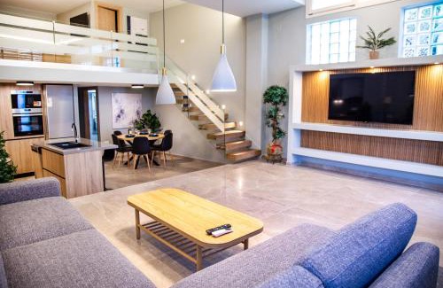 Pefki House | La Strada executive suite