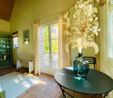 La Ferte-Saint-Aubin House | La Suite St Michel - Chambre privée avec salon