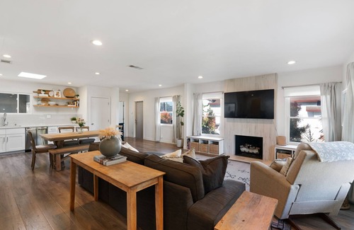 Westchester House | LA Summer Stay