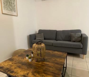 Faubourg Saint-Jacques Apartment | La Terrasse - Centre-ville proche gare