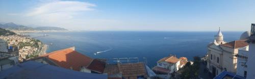 Raito House | La Terrazza di Anna