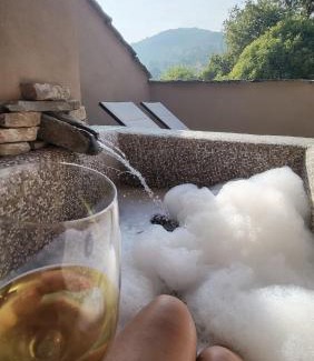 Rossana Apartment | La Terrazza Naturas con romantica mini piscina calda sui tetti