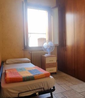 Magenta Apartment | La Torre di cry & cry