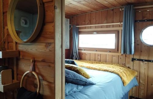 Downtown Angers Boat Rental | La Toue Charme