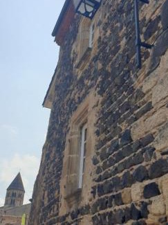 Saint-Saturnin Bed & Breakfast | La Tour Noble