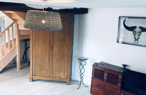 Noyers Saint Martin House | La Treille