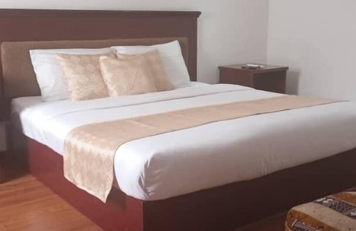 Limete Hotel | La Trezième
