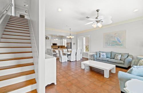 Fort Bay House | La Valencia Villas