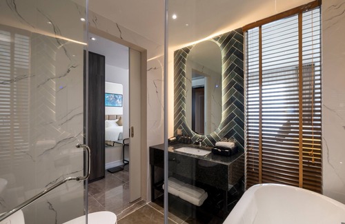 Huong Thuy Hotel | La Vela Hue Hotel