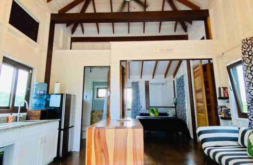 Caribbean Way House | La Vida Casita - Cozy beachfront bungalow steps from the beach.